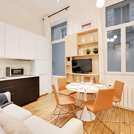 Beautiful Apt -1Br-4P- Tour Eiffel - Invalides Париж Екстериор снимка