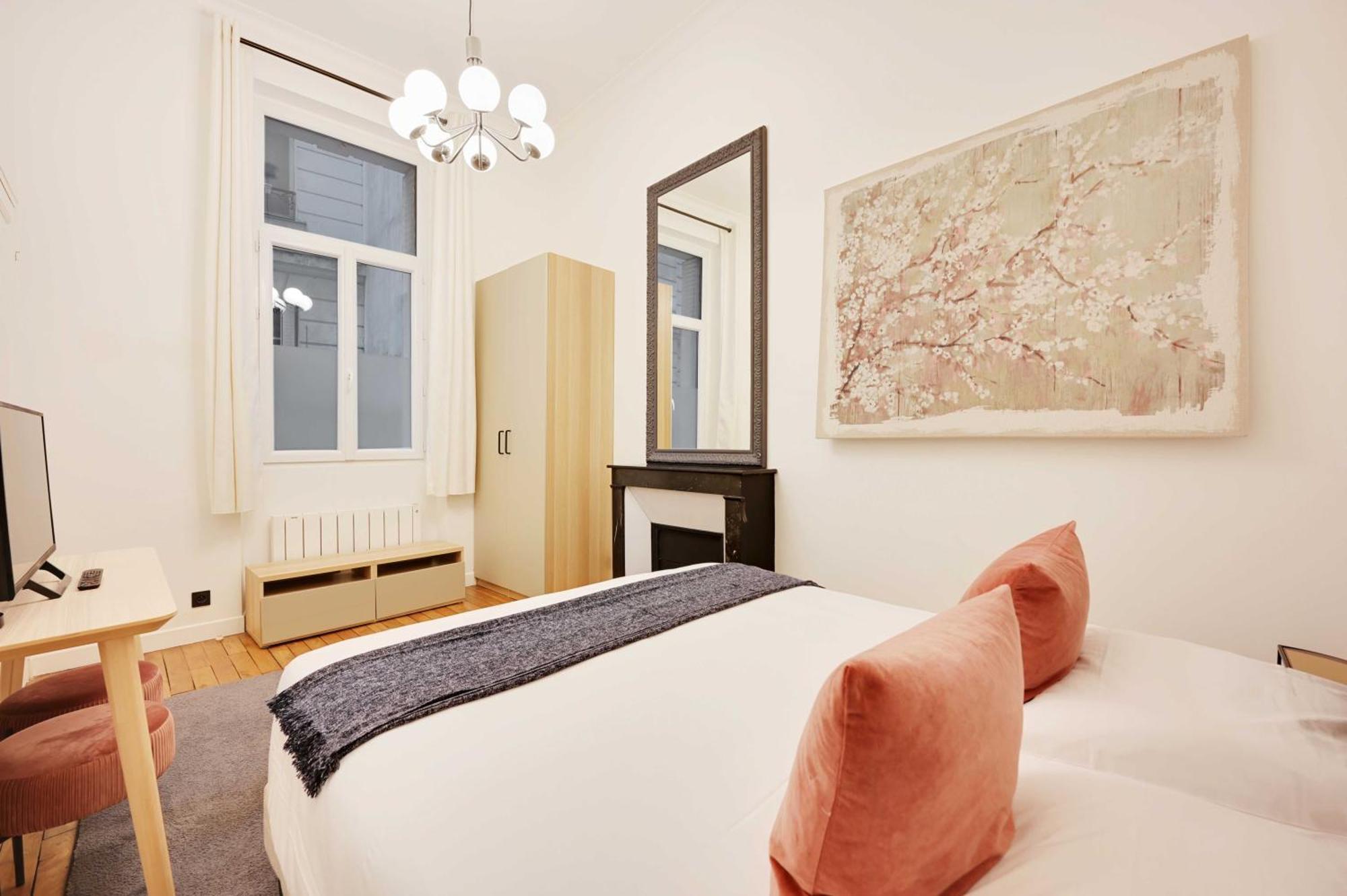 Beautiful Apt -1Br-4P- Tour Eiffel - Invalides Париж Екстериор снимка