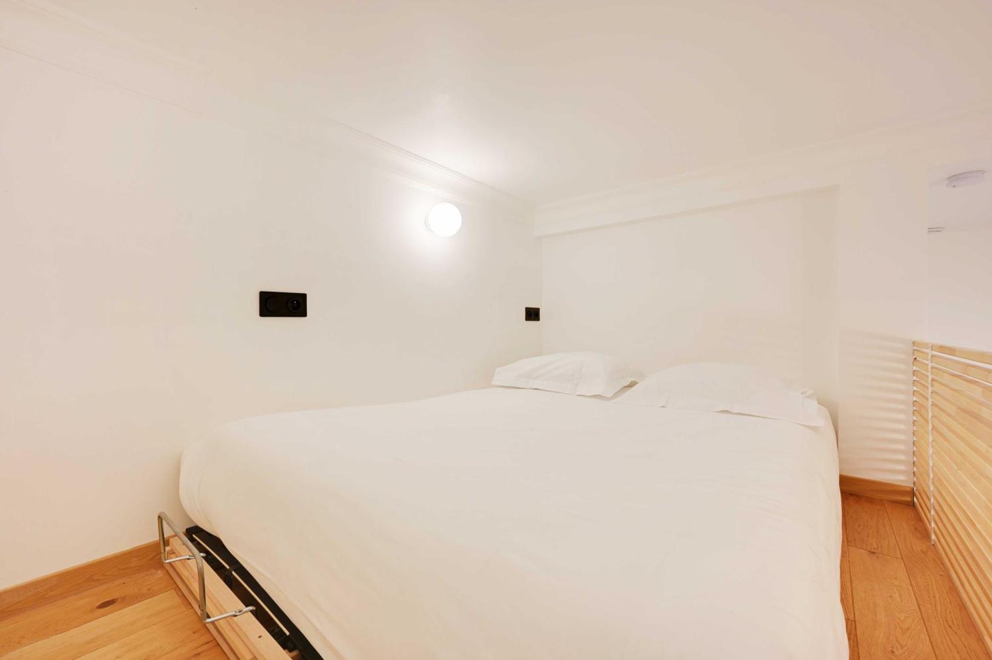 Beautiful Apt -1Br-4P- Tour Eiffel - Invalides Париж Екстериор снимка