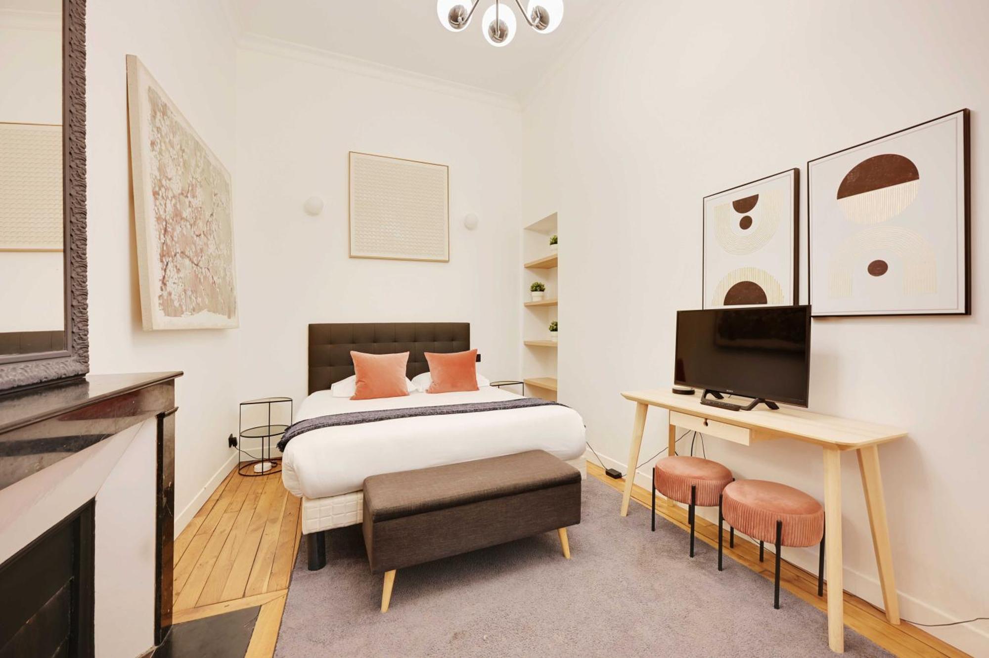 Beautiful Apt -1Br-4P- Tour Eiffel - Invalides Париж Екстериор снимка