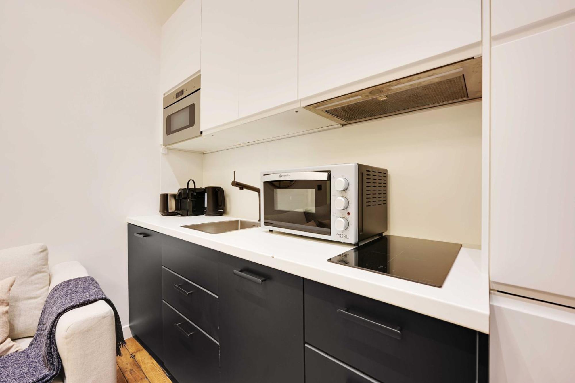 Beautiful Apt -1Br-4P- Tour Eiffel - Invalides Париж Екстериор снимка