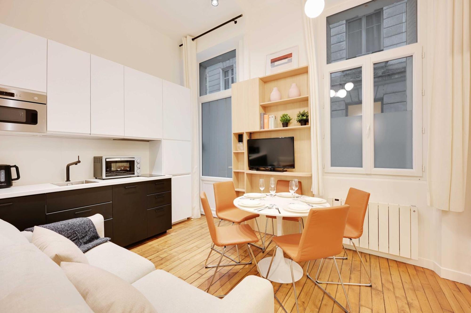 Beautiful Apt -1Br-4P- Tour Eiffel - Invalides Париж Екстериор снимка